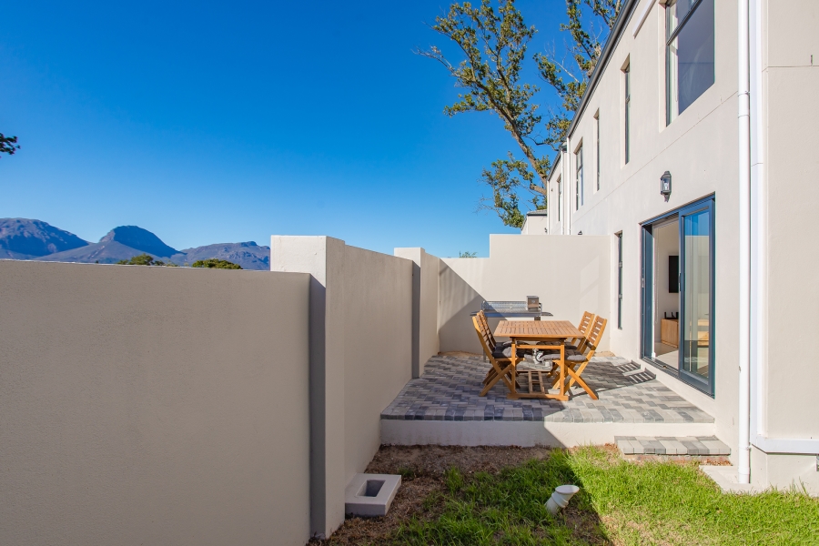 To Let 3 Bedroom Property for Rent in Honeydew Country Estate Western Cape